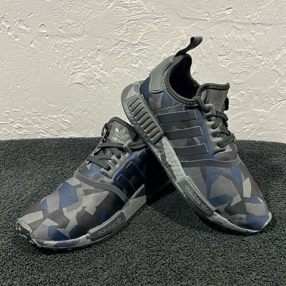 🔥 ADIDAS NMD R1 Black/Gray/Navy CAMO Running Shoes - RARE - Men Sz 7 /Women Sz - Picture 1 of 12